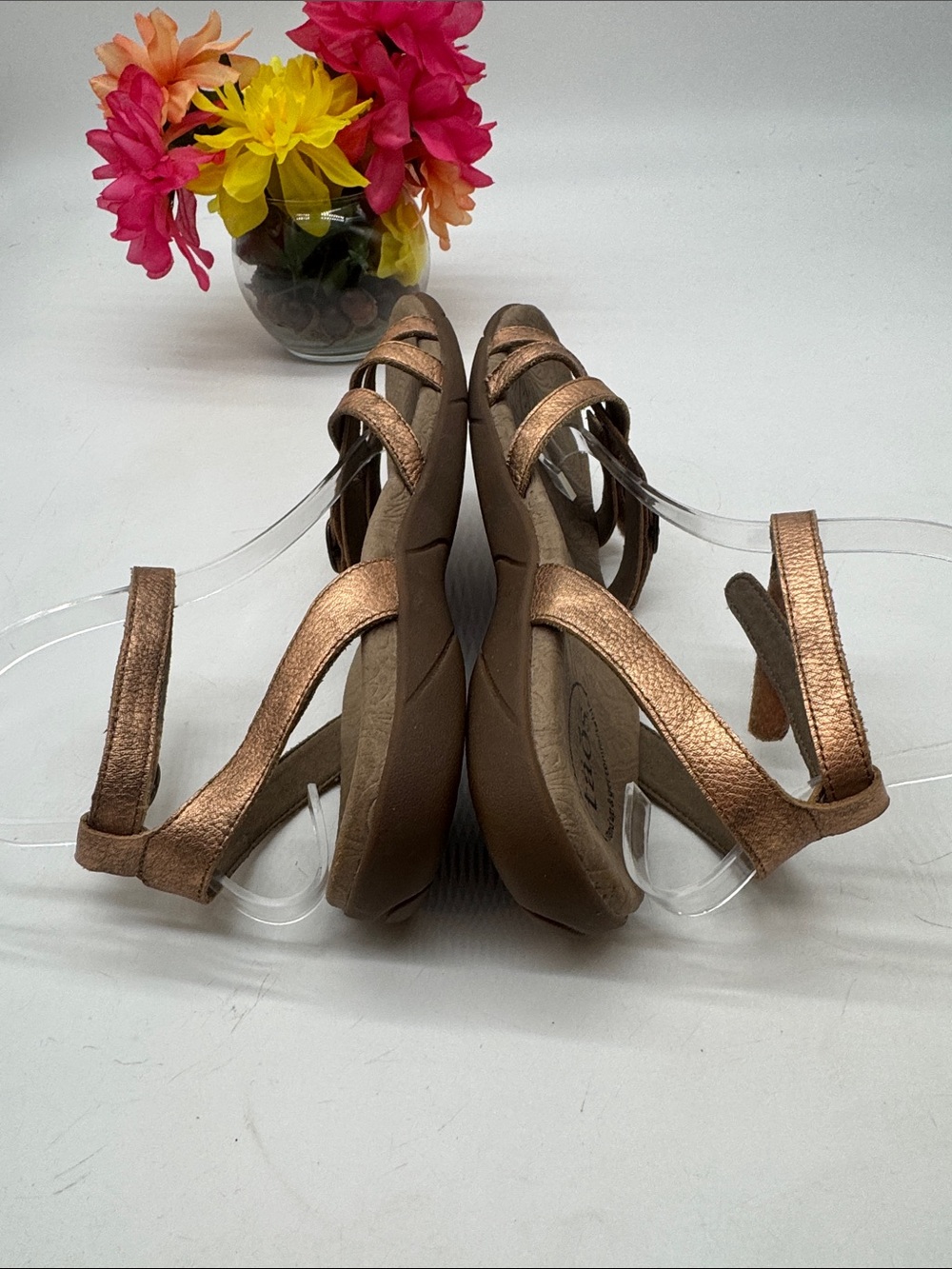 Womens Metallic Gold Strappy Comfort Sandals Size 9 MCS10315A - Picture 4 of 7